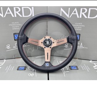 พวงมาลัย NARDI ก้านสีชา