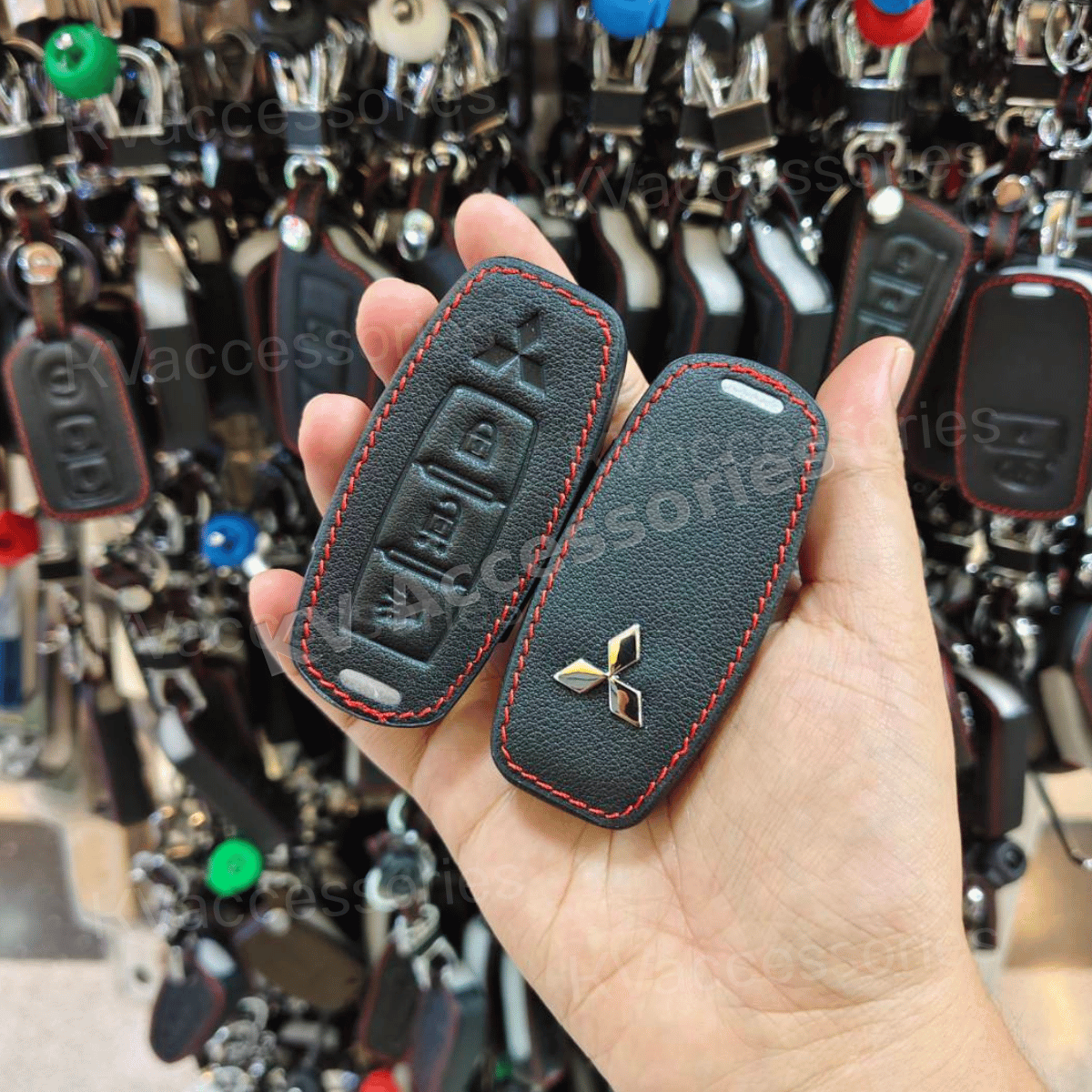 ซองหนังดำด้ายแดง สำหรับ Mitsubishi Triton Outlander ปี 2021-2024