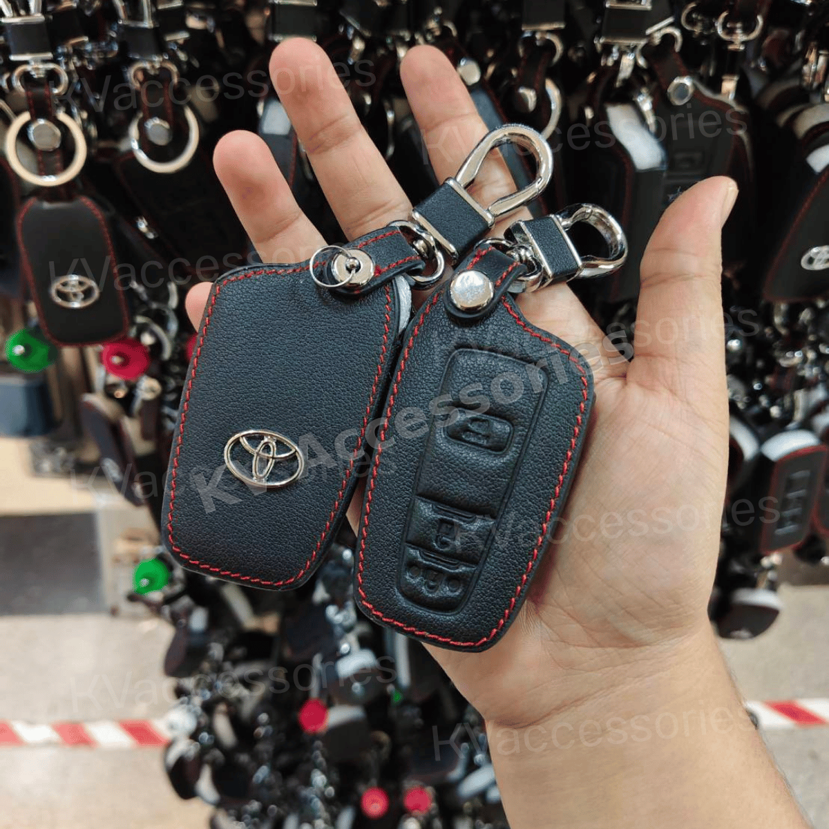 ซองหนังดำด้ายแดง สำหรับ TOYOTA C-HR แบบ3ปุ่ม